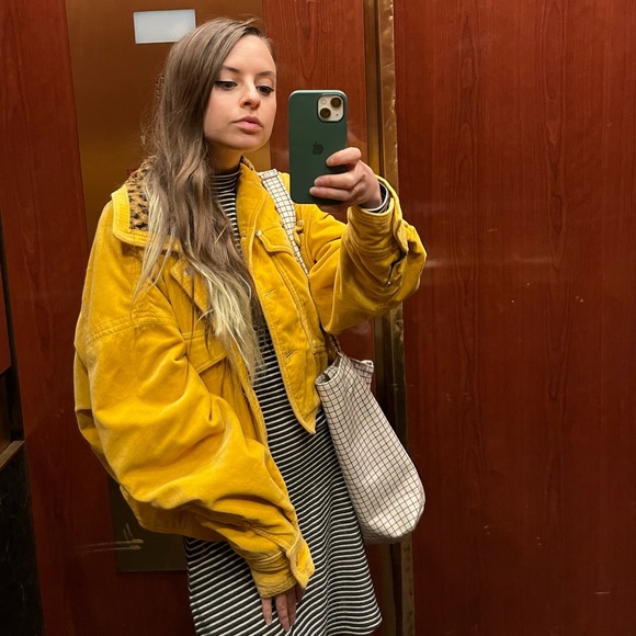 VERSACE • RARE VINTAGE YELLOW VELVET & LEOPARD MEDUSA FALL/WINTER JACKET 💛🐆 - Picture 5 of 8